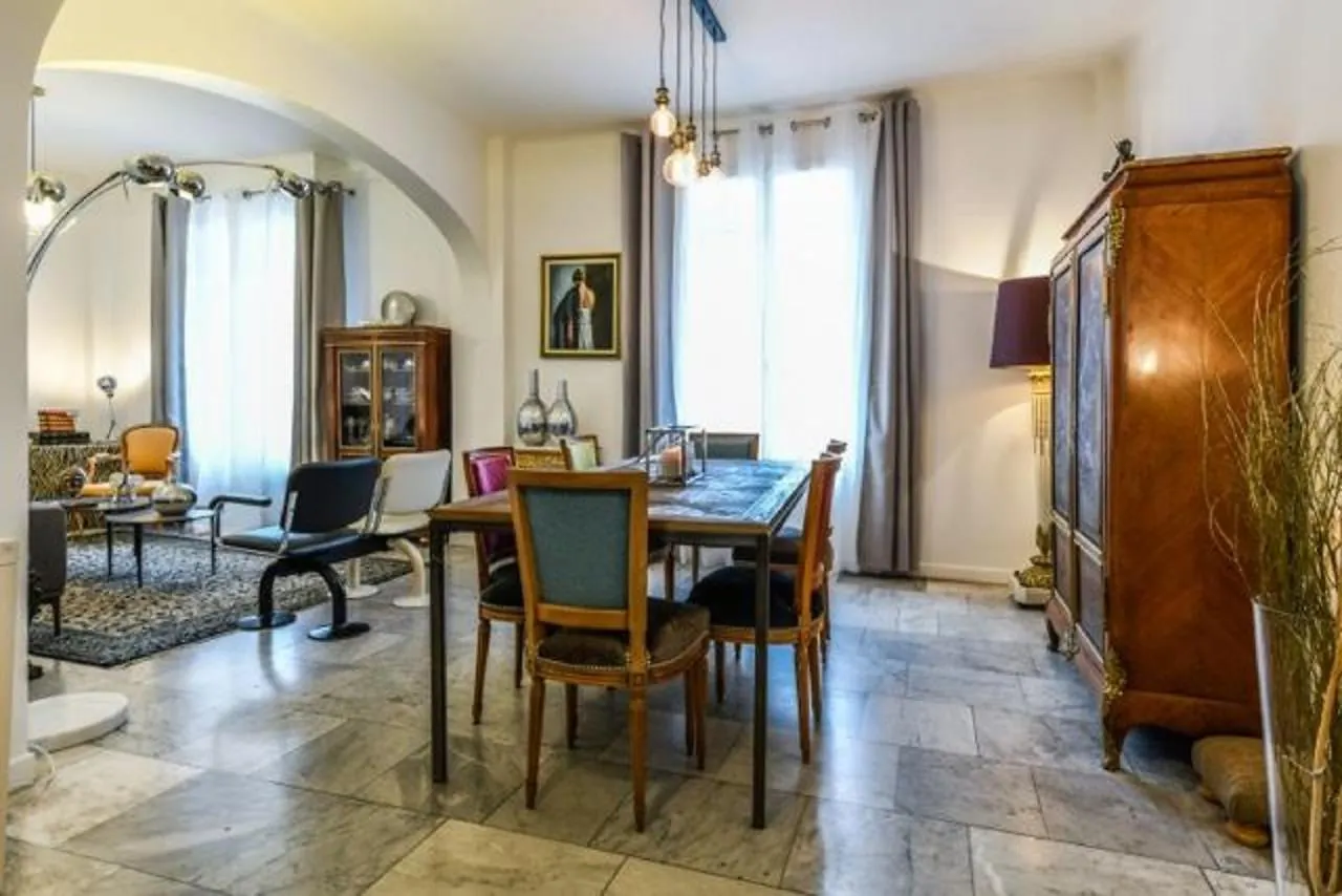 Palais Meurice contacts